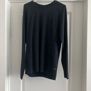 Men’s lululemon  shirt size M